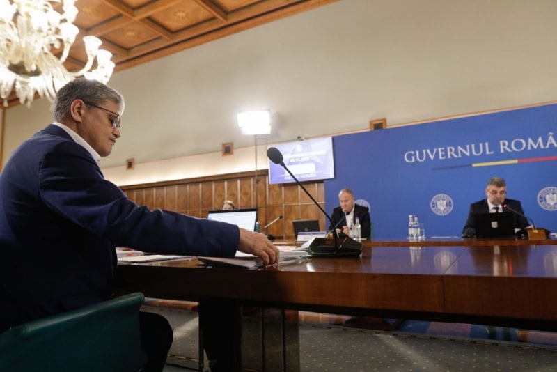 Nervozitate mare în Guvern – Ședința în care trebuia adoptat Bugetul pe 2024, amânată de peste 8 ore