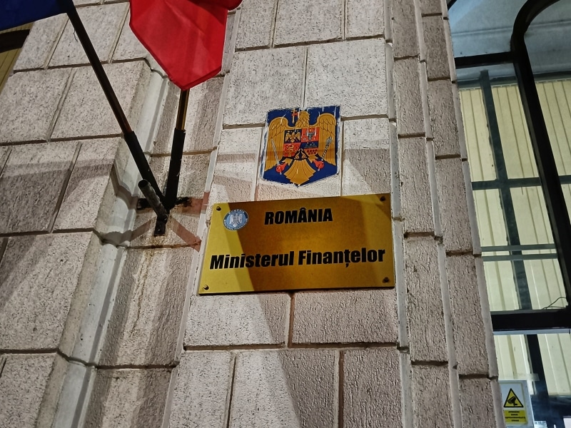 Haos la Finanțe – O eroare de redactare putea duce la scăderea salariului minim de la 1 ianuarie