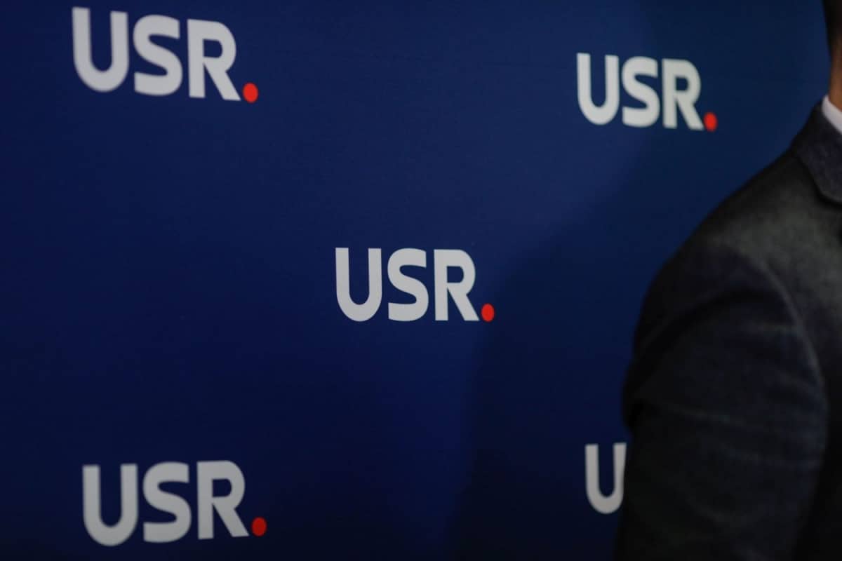azi vor fi aleşi membrii Biroului Naţional şi candidatul partidului la alegerile prezidenţiale
