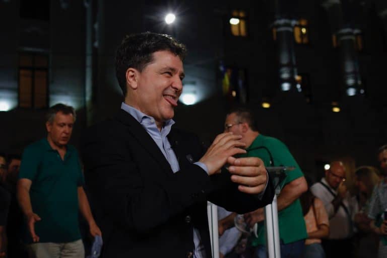 De ce nu răspunde (aproape) niciodată la telefon