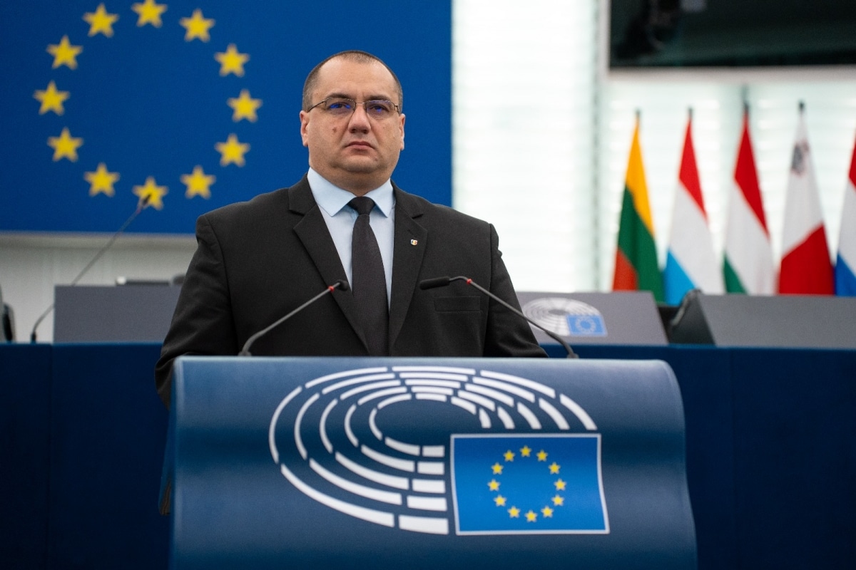 trebuie să avem cât mai mulți parlamentari patrioți!