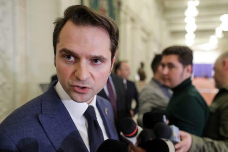 ‘Vom continua să sprijinim astfel de iniţiative şi să investim în viitorul energetic’