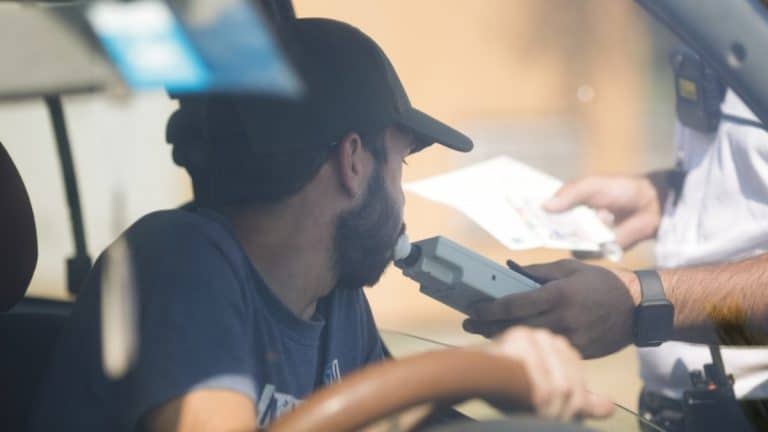 Scandalul testelor antidrog cheamă senatorii din vacanță