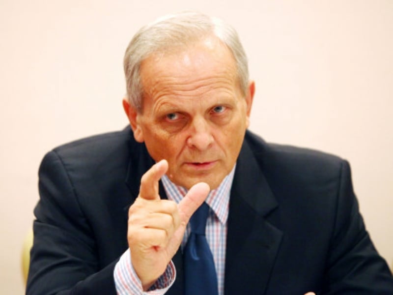 Stolojan comentează afirmațiile premierului și îi cere să spună să spună cum va reduce deficitul bugetar în următorii ani